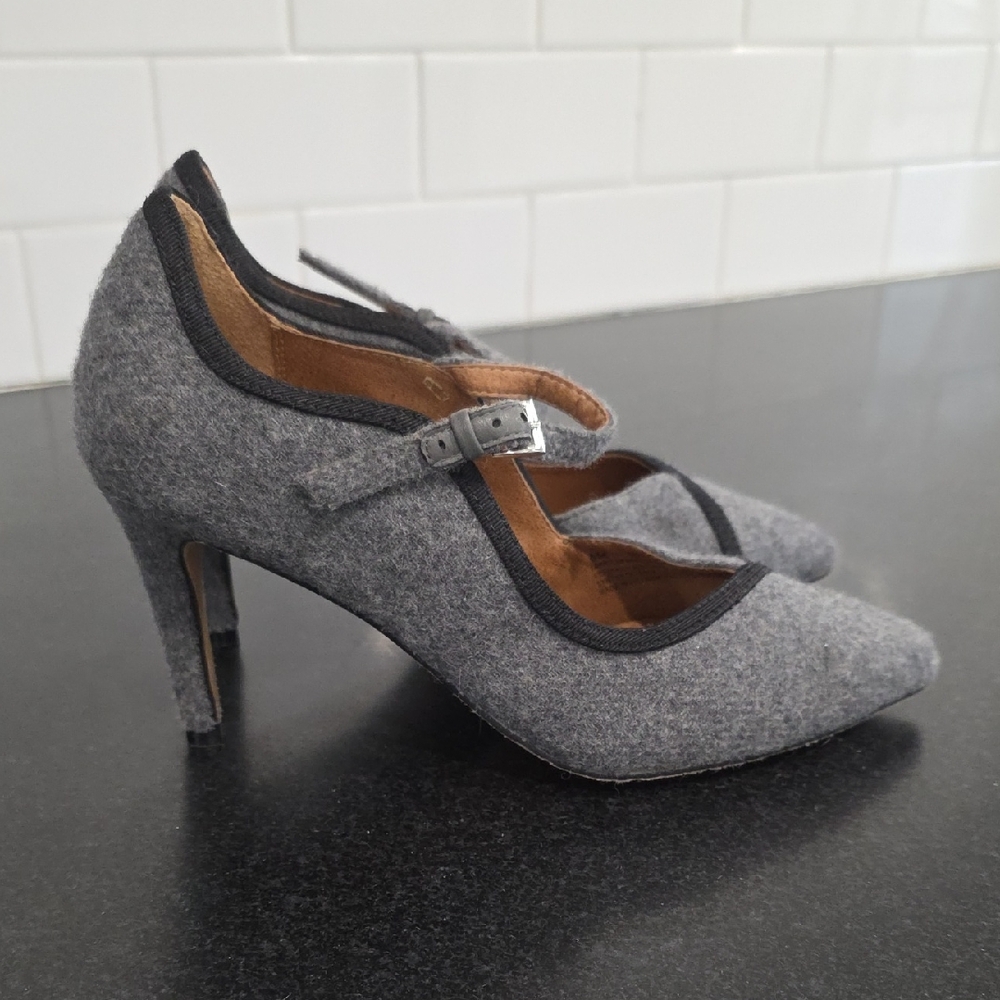 14th And Union Gray Wool Mary Jane Heels